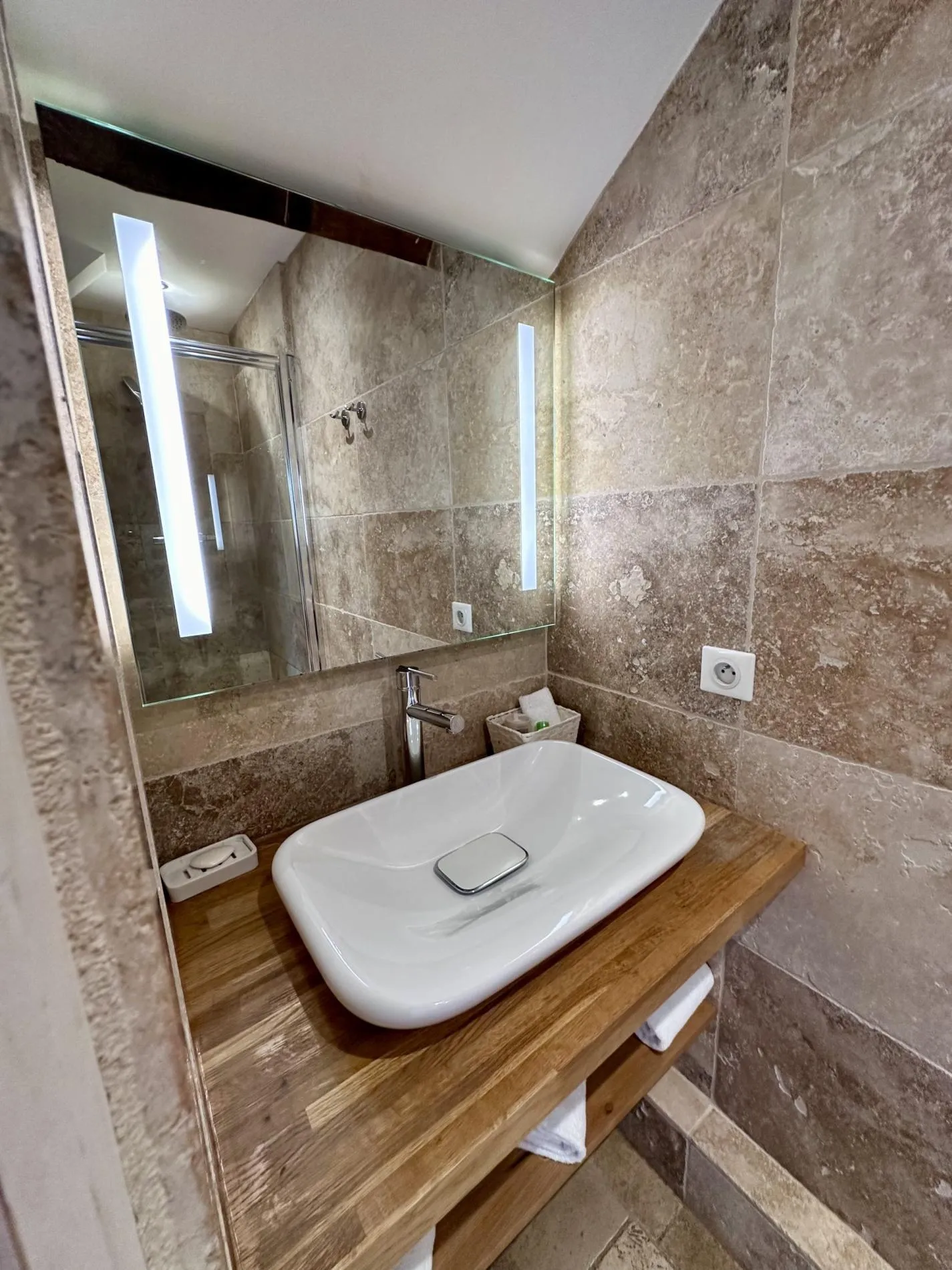 Chambre Pierre de Ronsart — photo 1